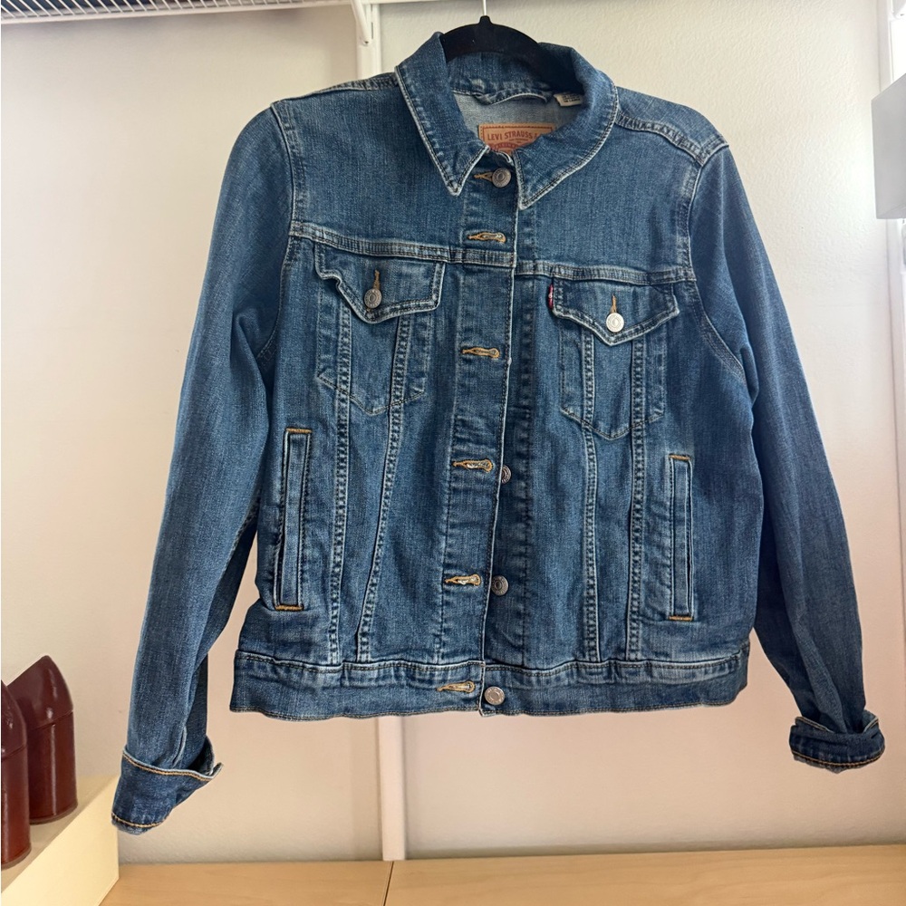 Levi’s denim jacket. Size large